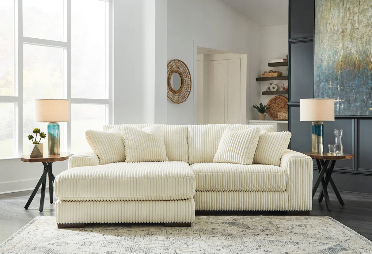 Lindyn 2-Pieces Sectional with Chaise