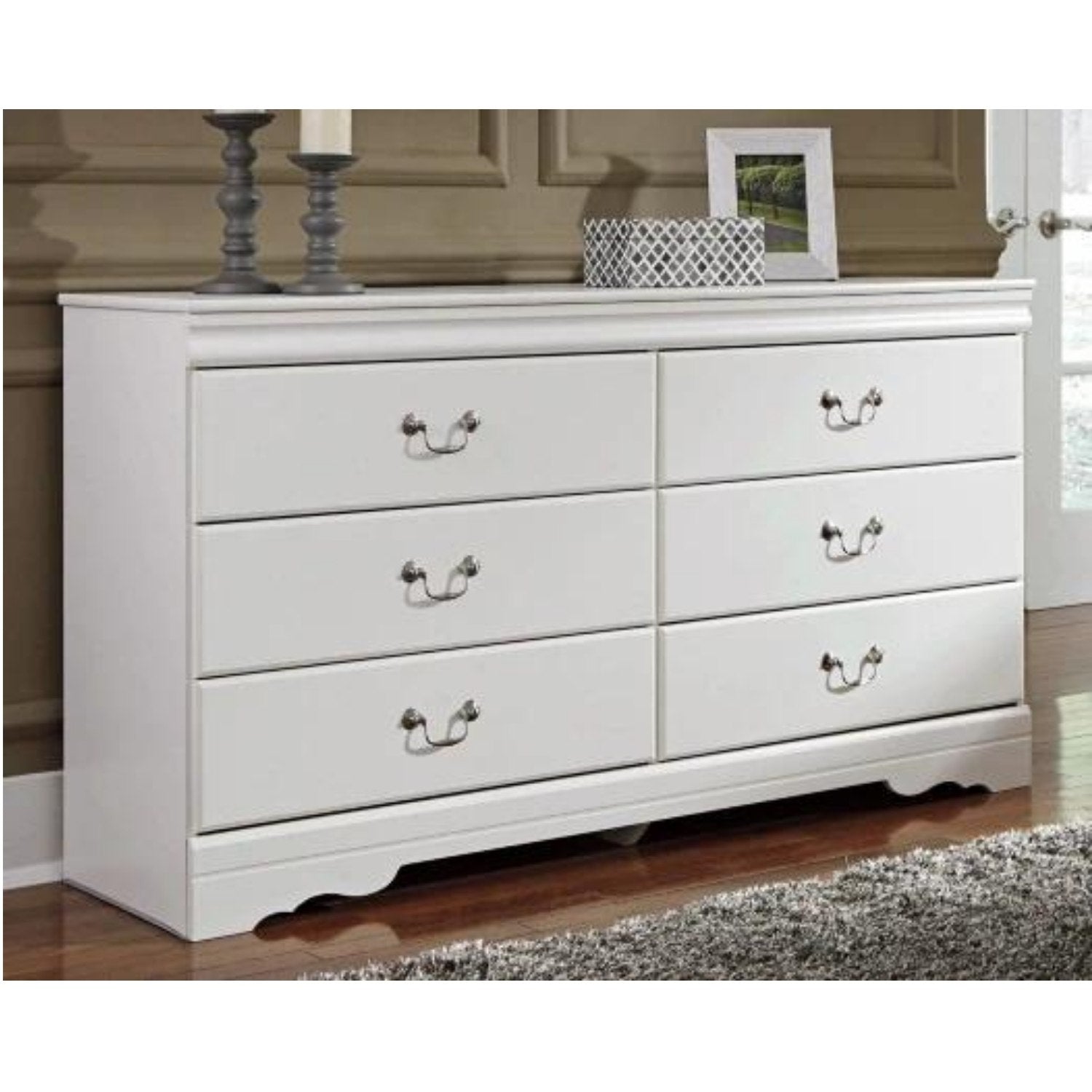 Anarasia White Dresser