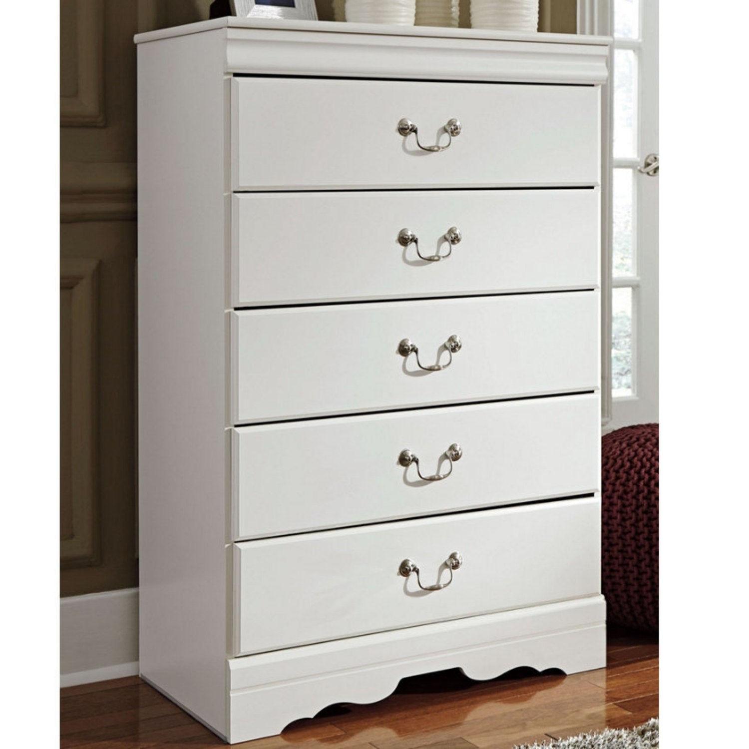 Anarasia White Chest of Drawers