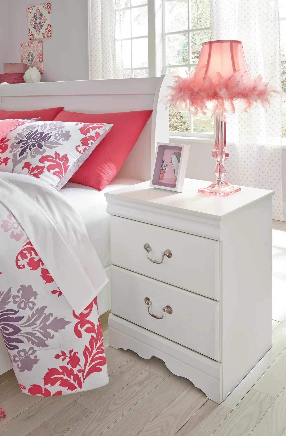 Anarasia White Youth Sleigh Bedroom Set