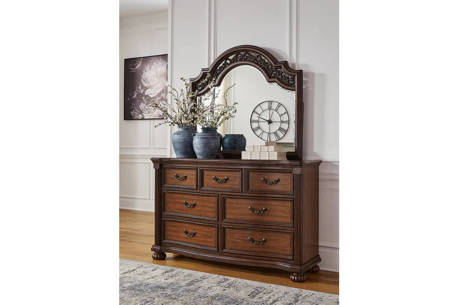 Lavinton Brown Poster Bedroom Set