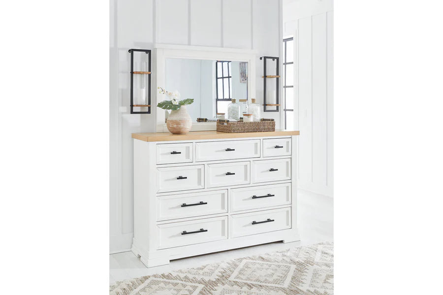 Ashbryn White Storage Platform Bedroom Set