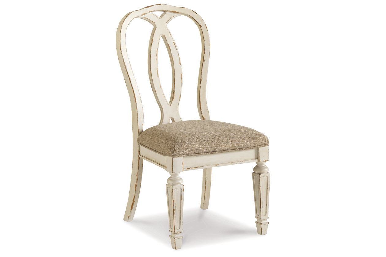 Realyn Chipped White Extendable Round/Oval Ribbon Dining Set