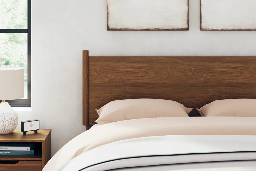 Fordmont Auburn Platform Bedroom Set