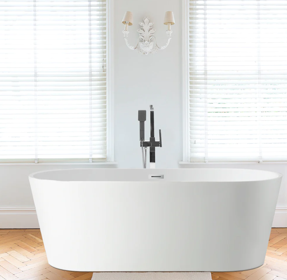 59" Freestanding Acrylic Bathtub