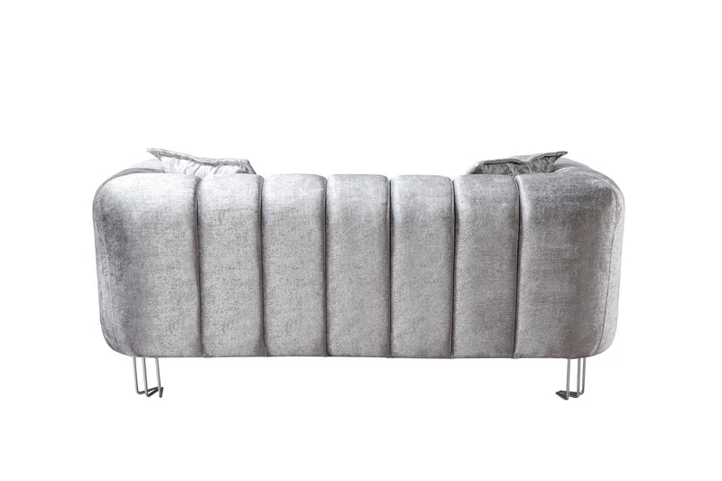 Sofá y loveseat de terciopelo plateado Santana