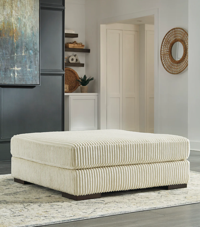 Lindyn Ivory 2-Piece LAF Sofa Chaise