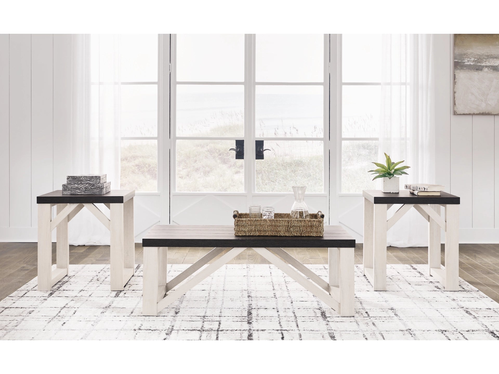 Dorrinson Table (Set of 3)