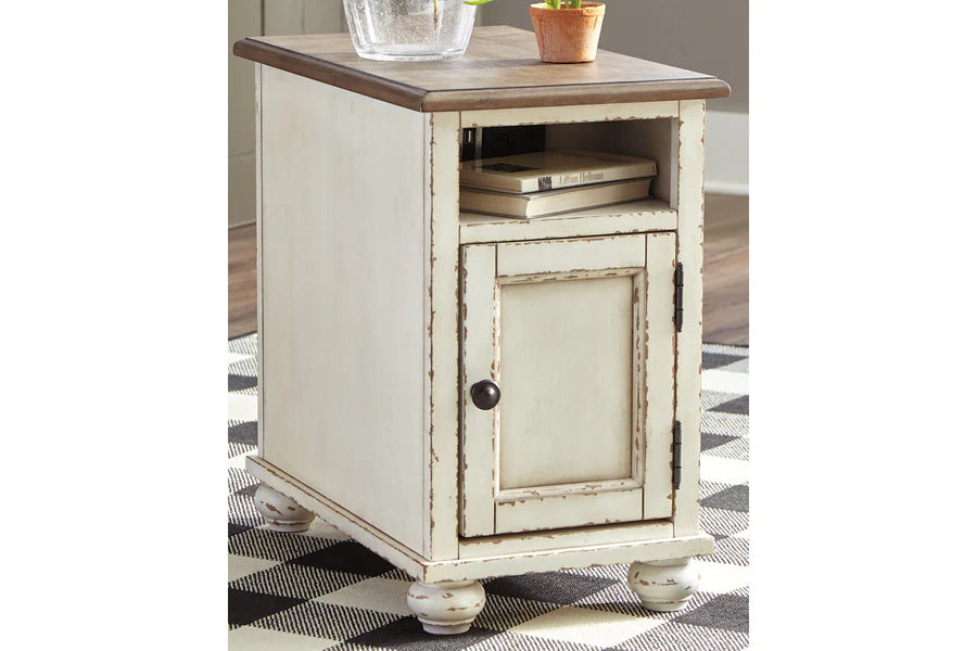 Realyn White Chairside End Table