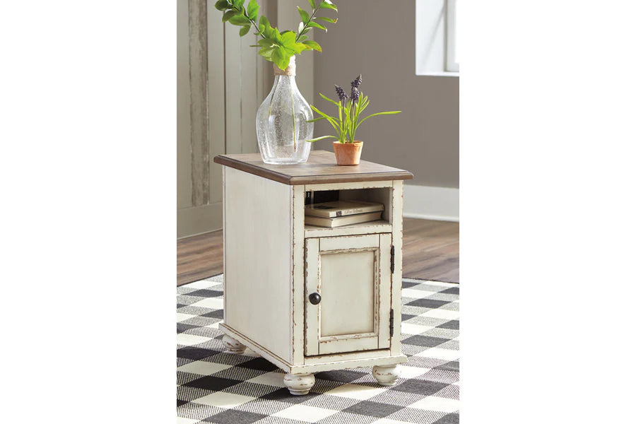 Realyn White Chairside End Table