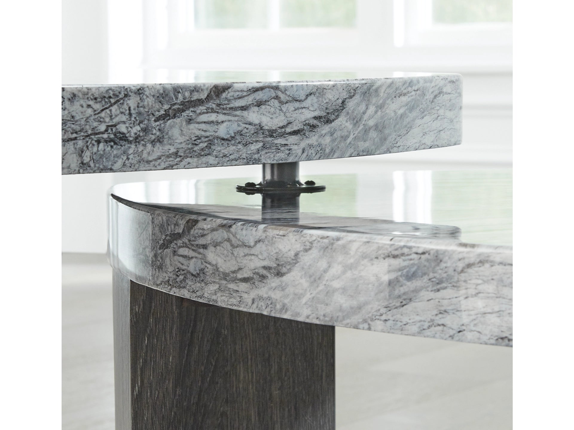 Surmour Stacked Coffee Table (Set of 2)