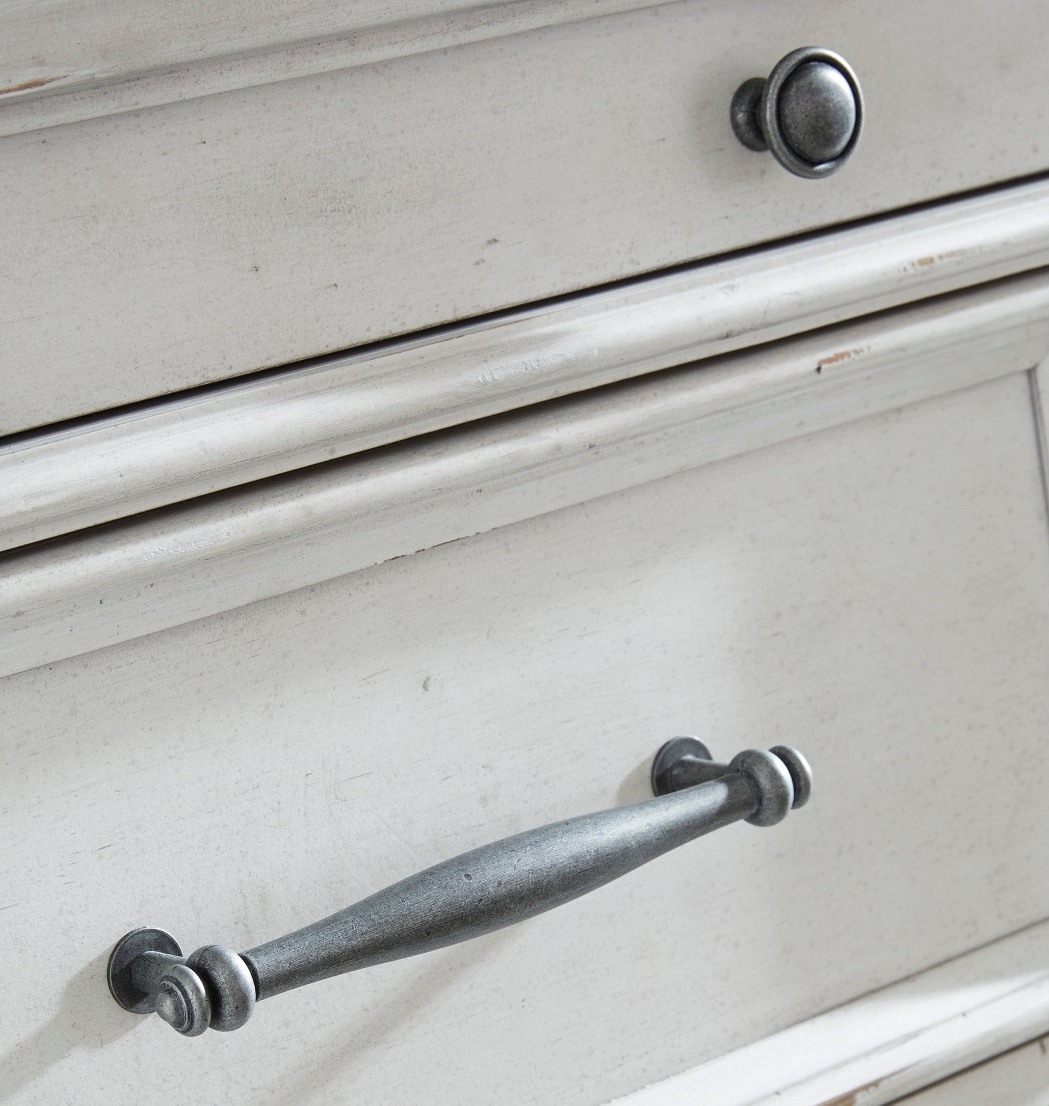 Kanwyn Whitewash Upholstered Panel Bedroom Set