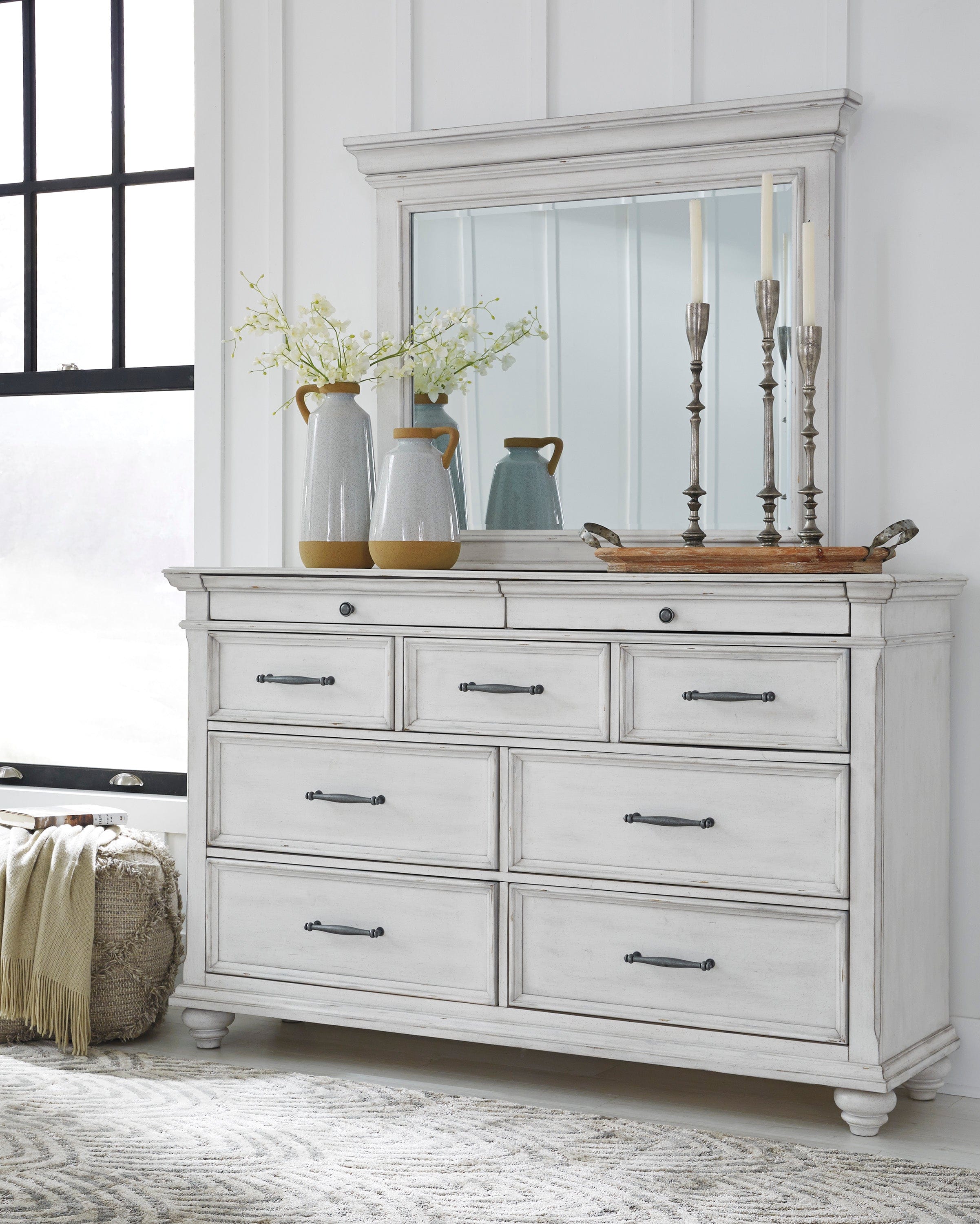 Kanwyn Whitewash Upholstered Panel Bedroom Set