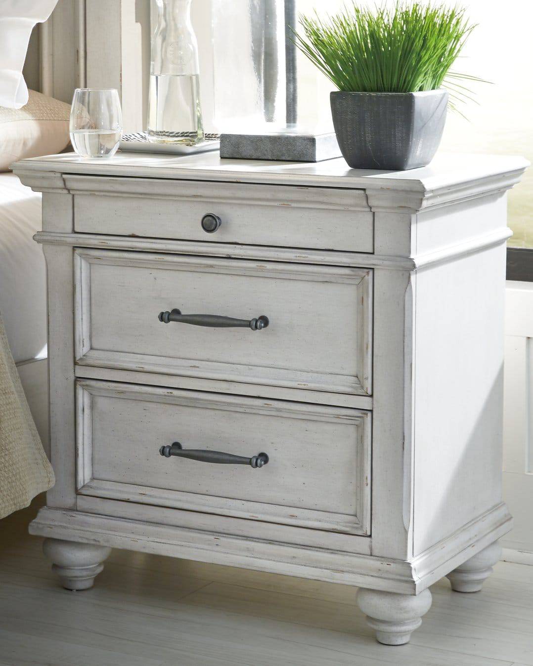 Kanwyn Nightstand