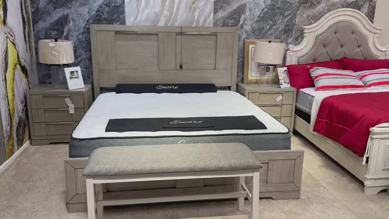 Cama King Kelis y 2 mesitas de noche