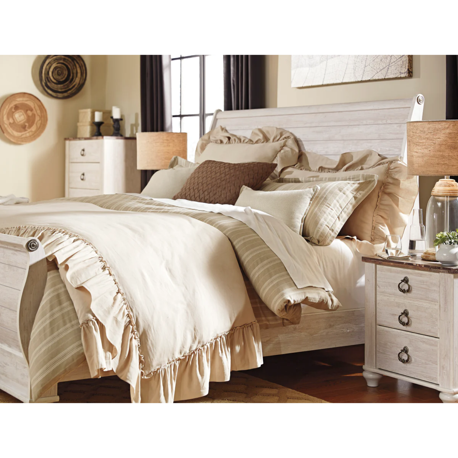 Willowton Whitewash Sleigh Bedroom Set