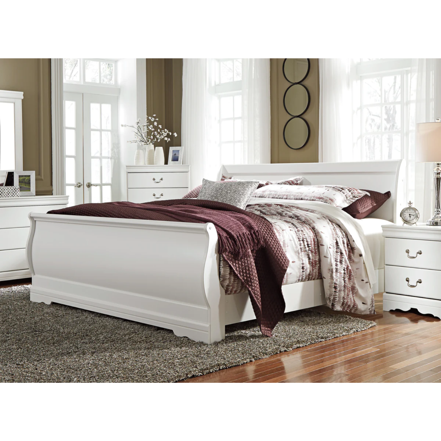 Anarasia White Sleigh Bedroom Set