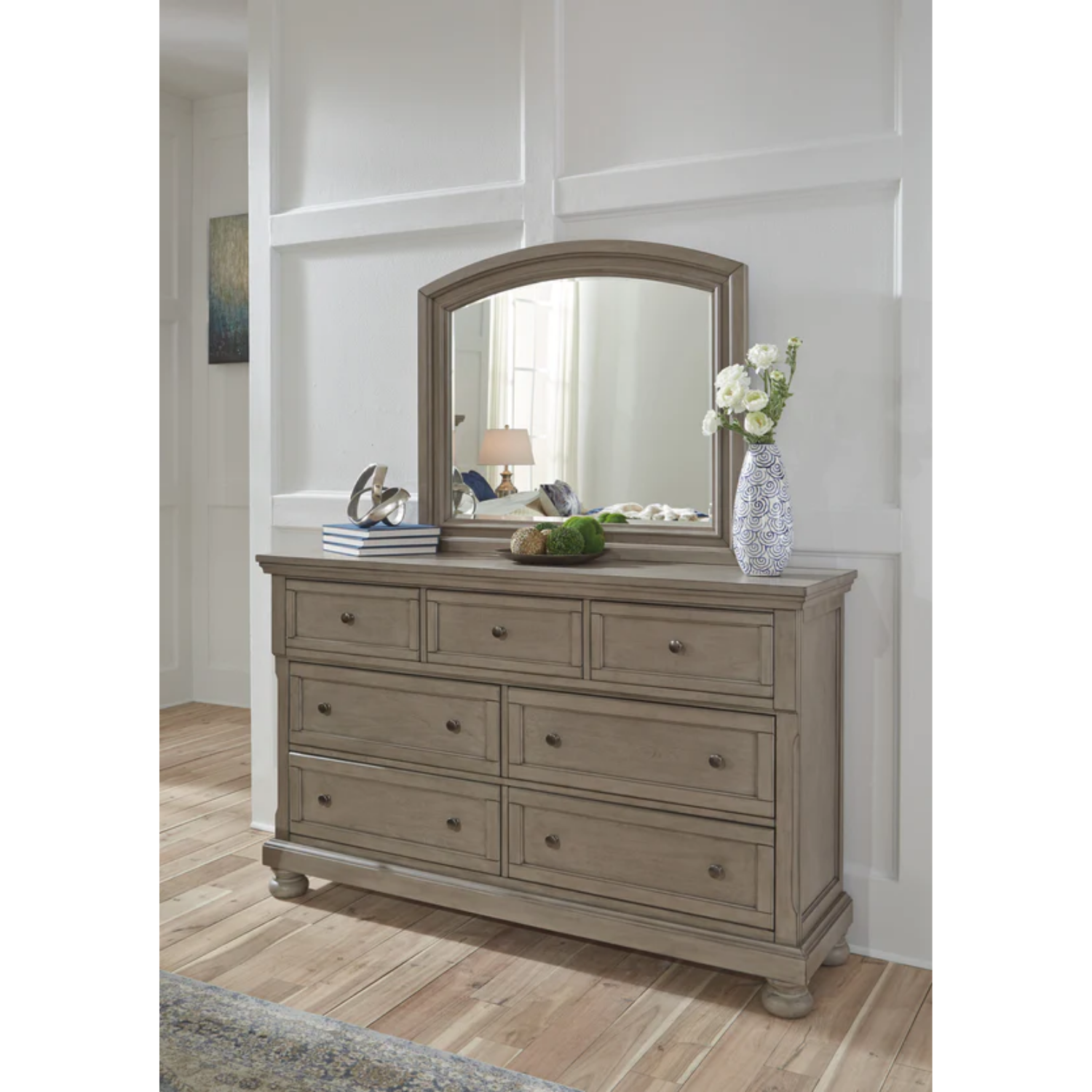 Lettner Light Gray Panel Bedroom Set