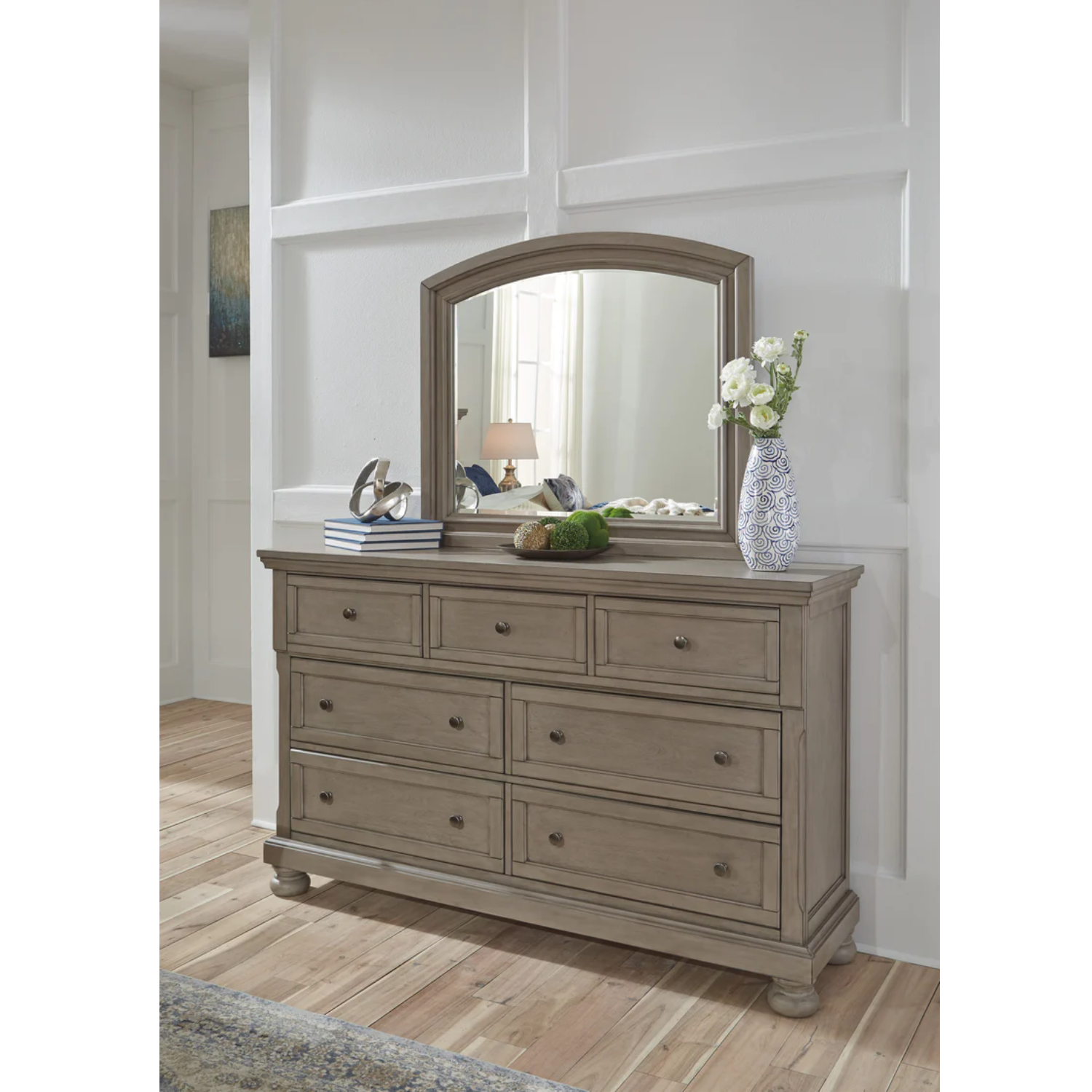 Lettner Light Gray Sleigh Platform Bedroom Set