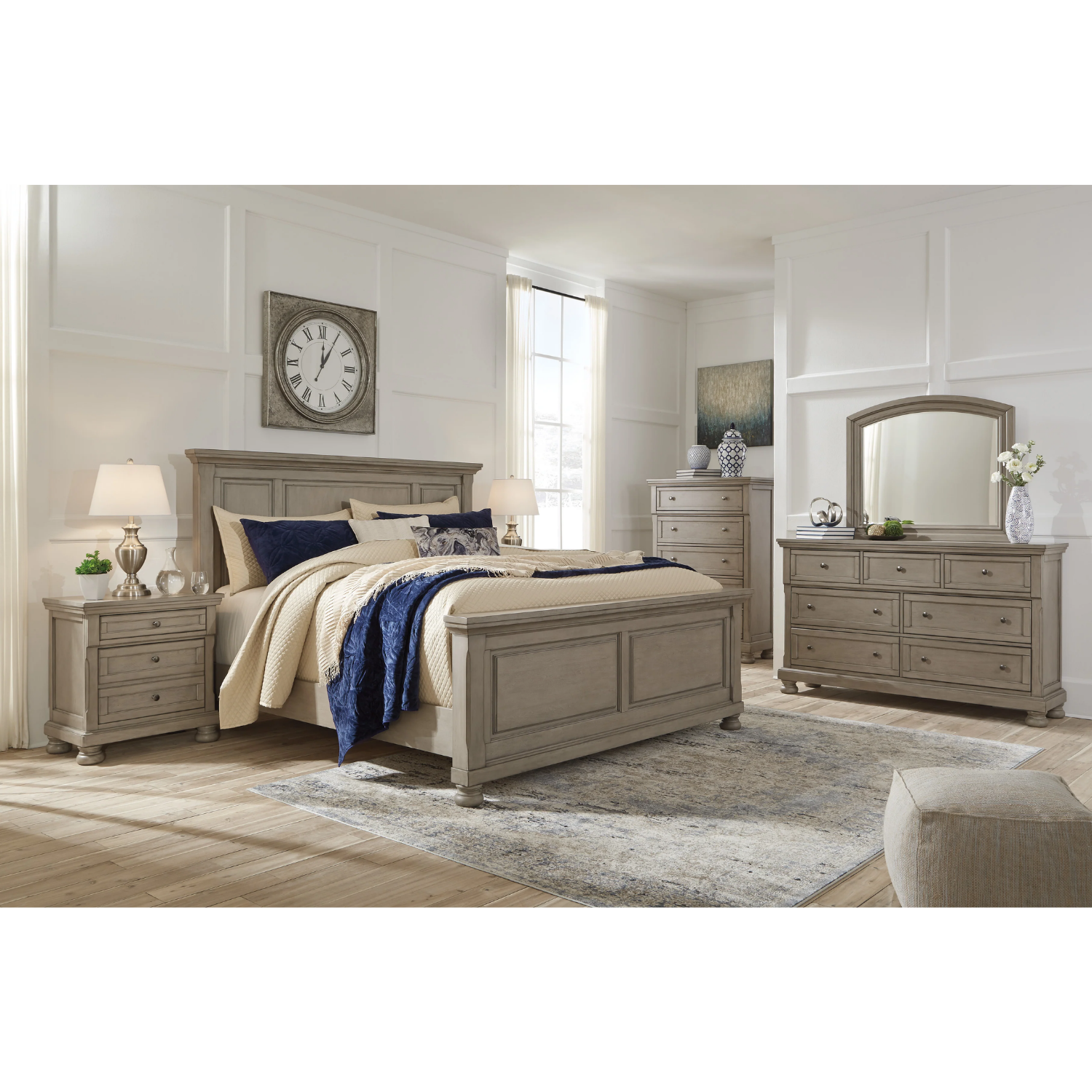 Lettner Light Gray Panel Bedroom Set