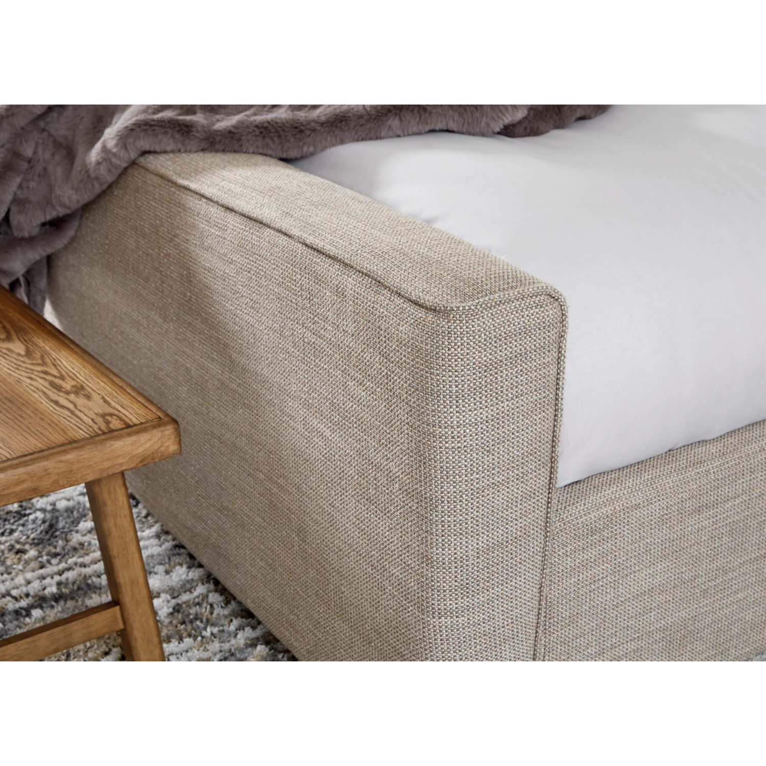 Dakmore Brown/Oatmeal Upholstered Panel Bedroom Set