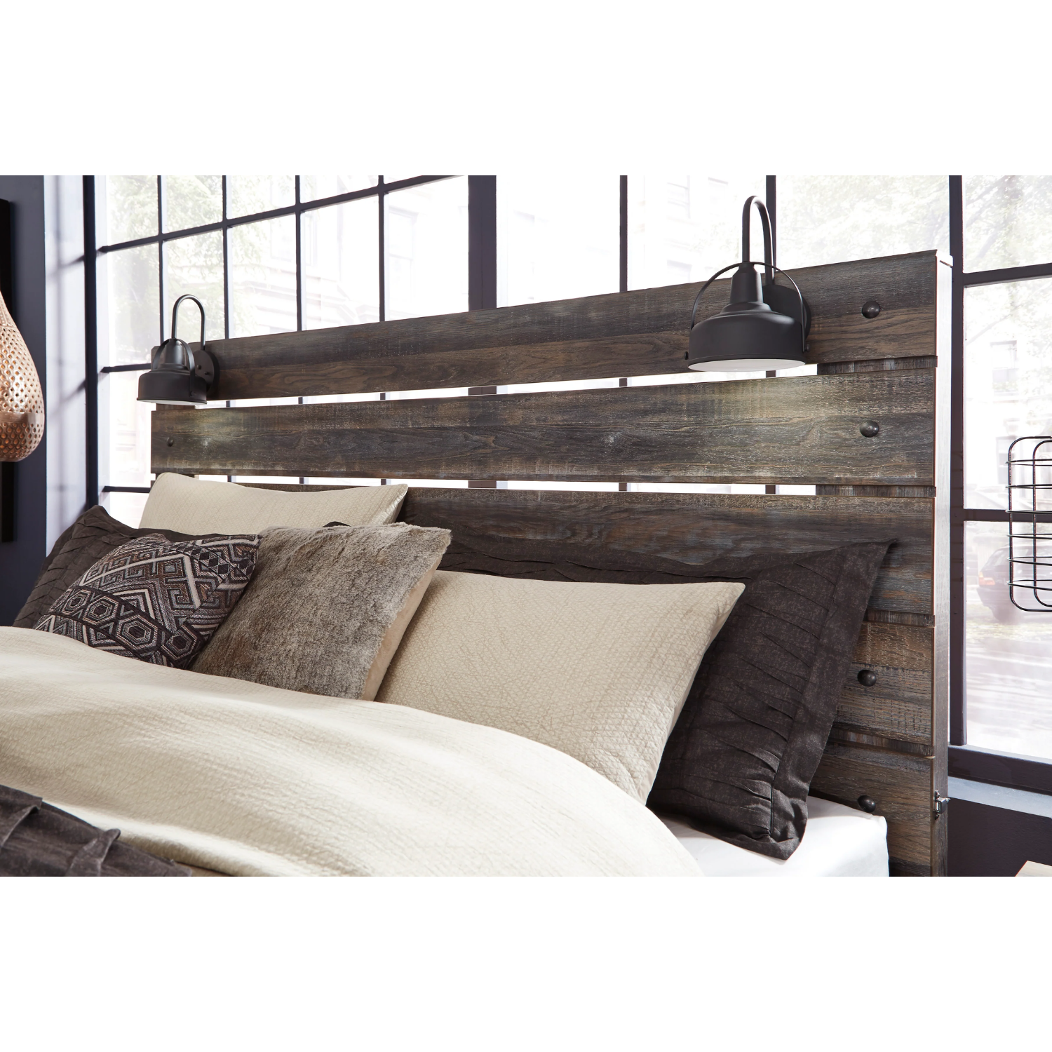 Drystan Multi Panel Bedroom Set