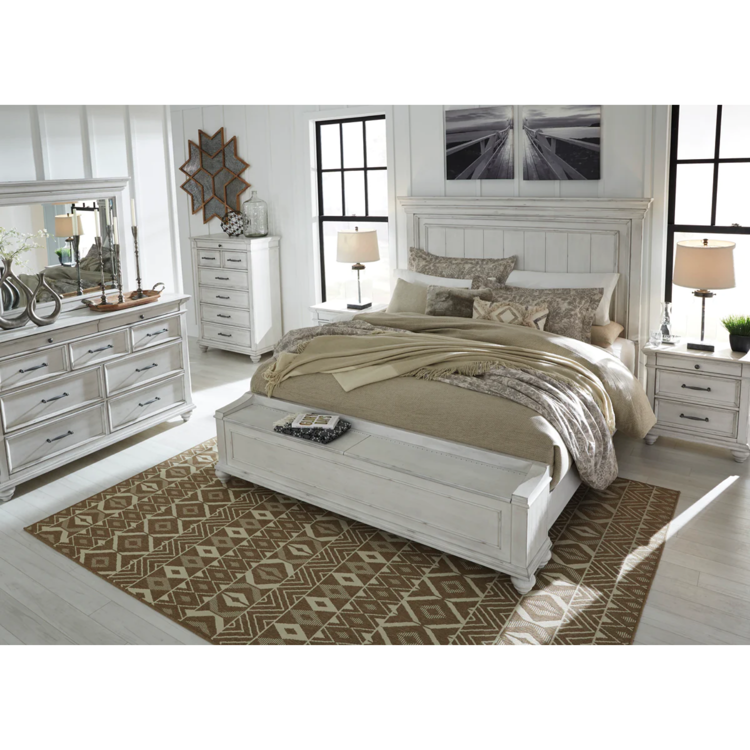 Kanwyn Whitewash Panel Storage Bedroom Set