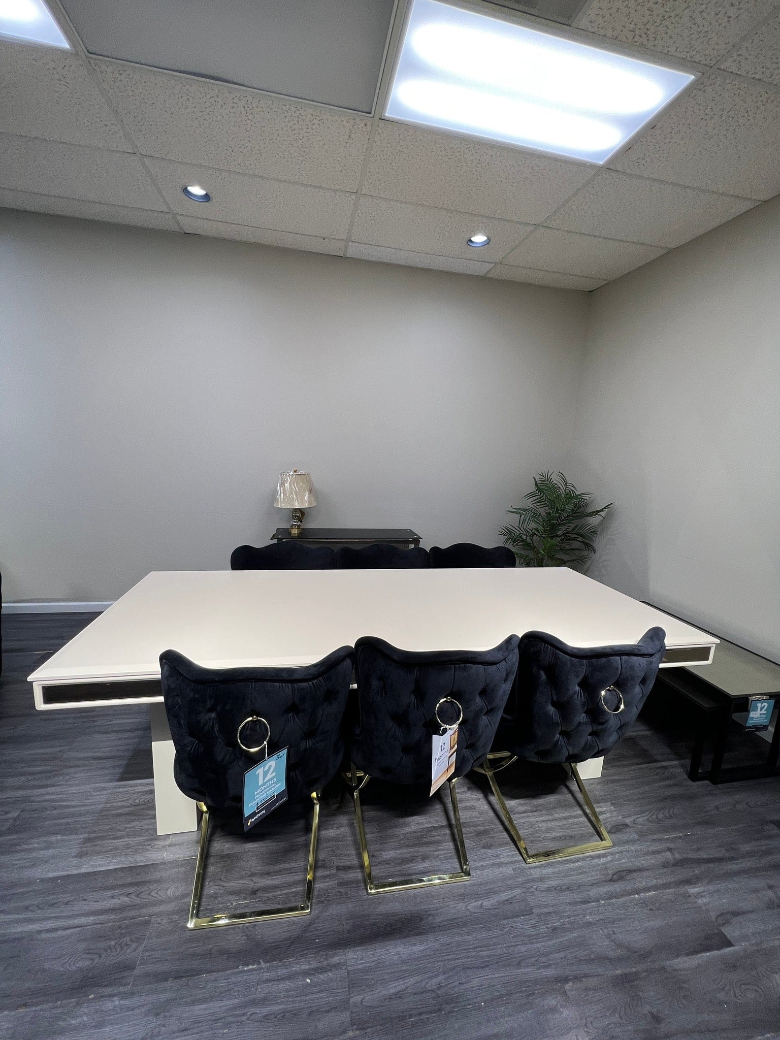 Elit Dining Table