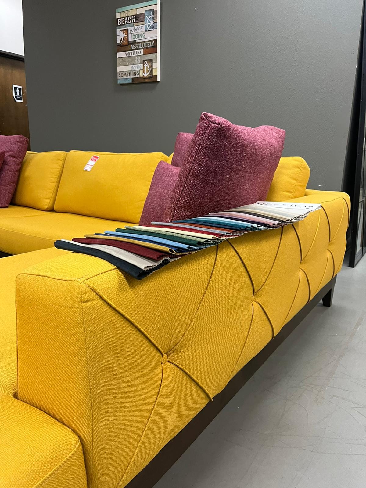 N Design Yellow Corner