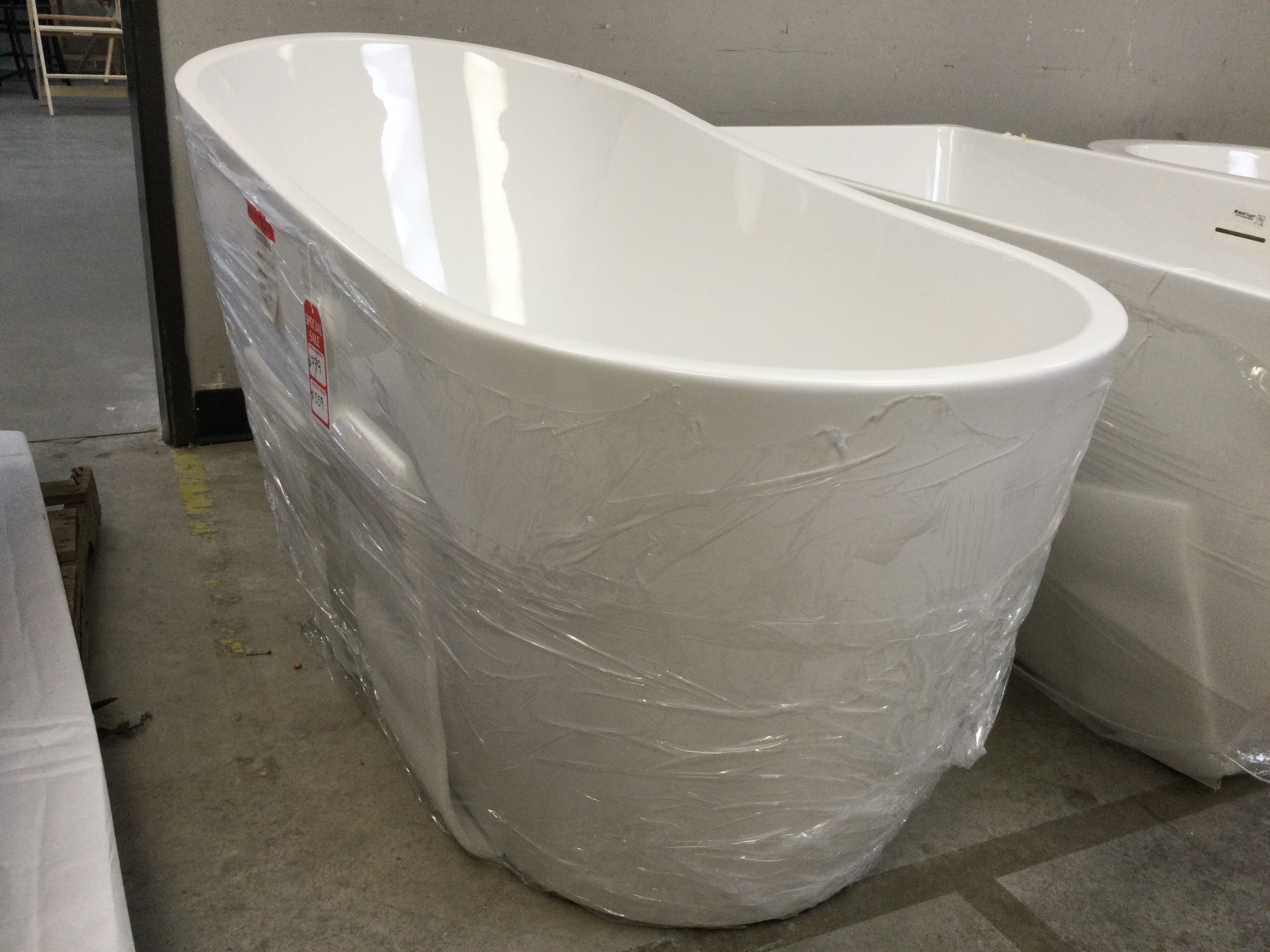 Bourges 55 in. x 28.3 in. Soaking Bathtub with Left Drain in White/Polished Chrome