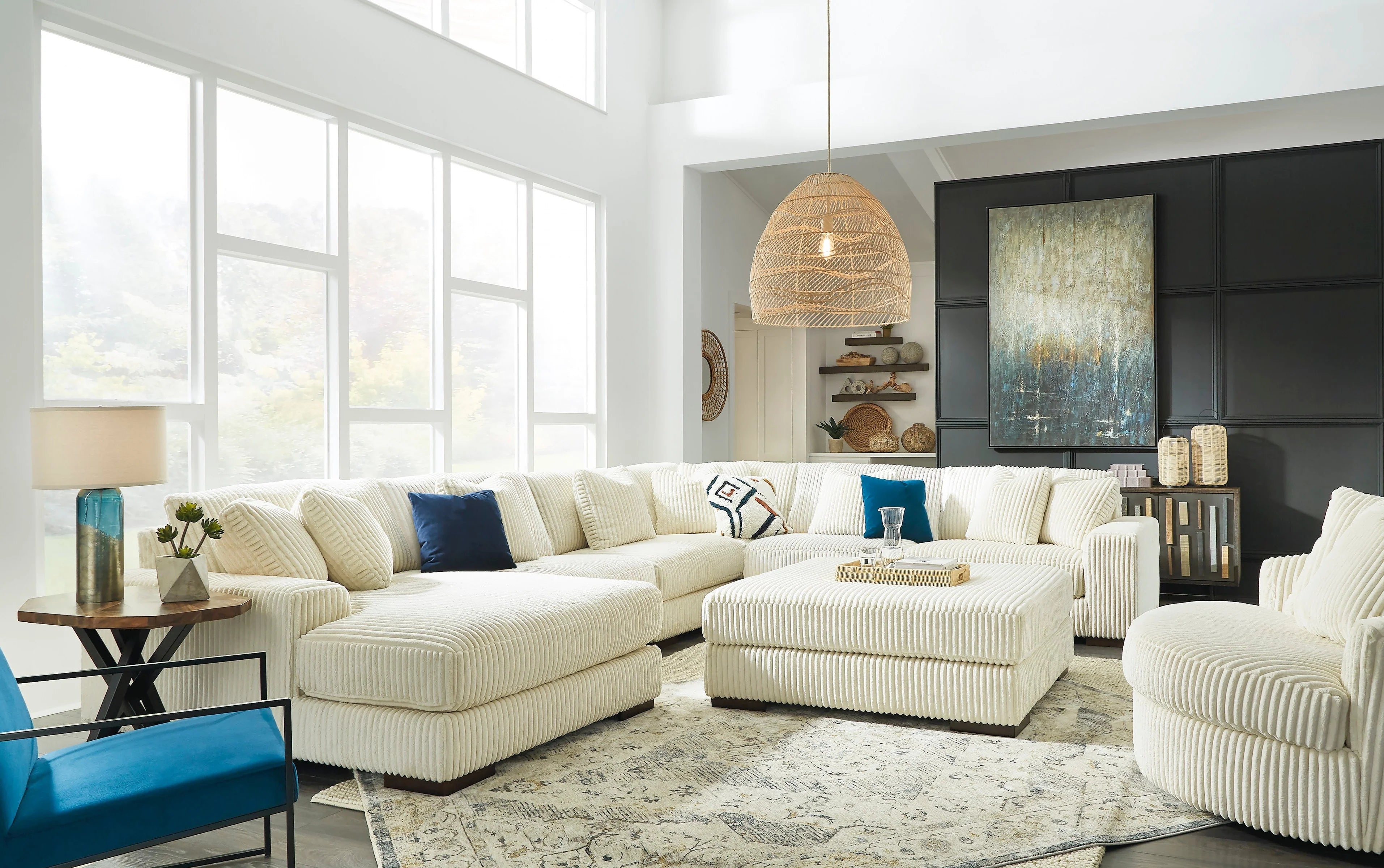 Lindyn Ivory 6-Piece Sectional