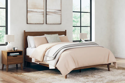 Fordmont Auburn Platform Bedroom Set