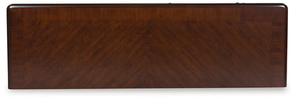Lavinton Brown Dining Server