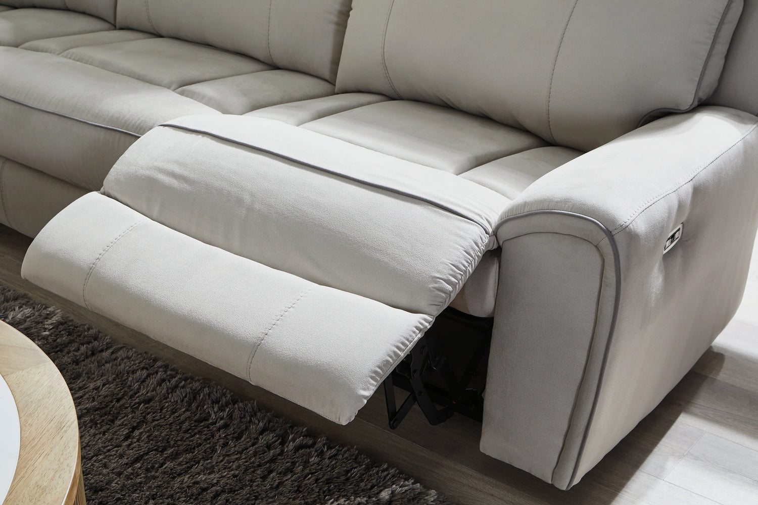 Social Pointe Power Reclining Living Room Set