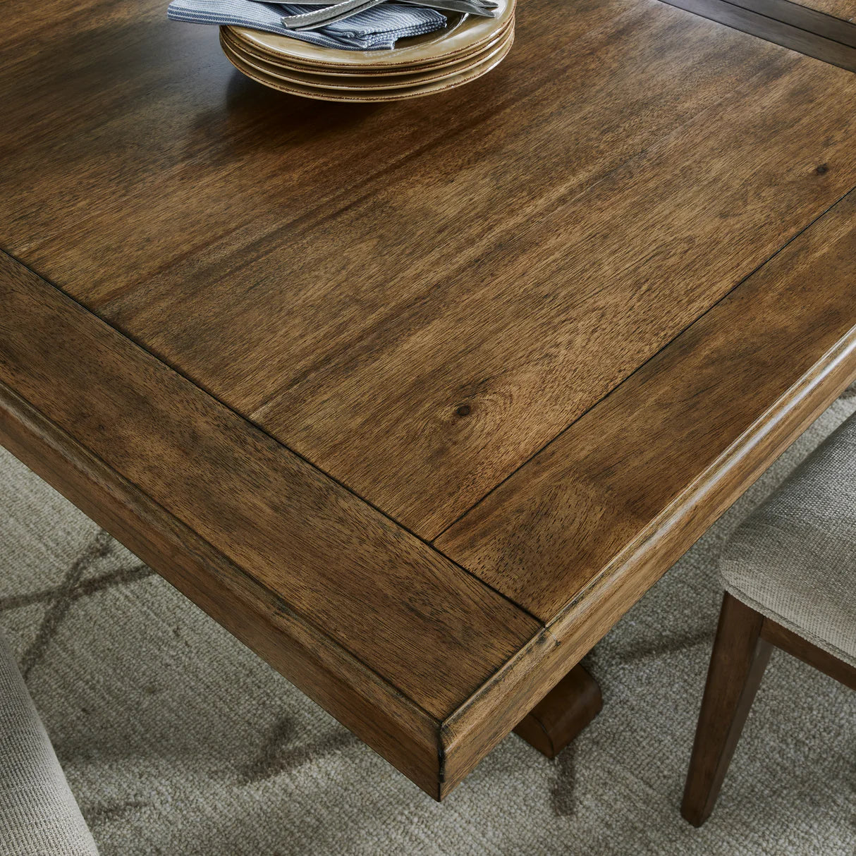 Sturlayne Brown Dining Table with 6 Chairs