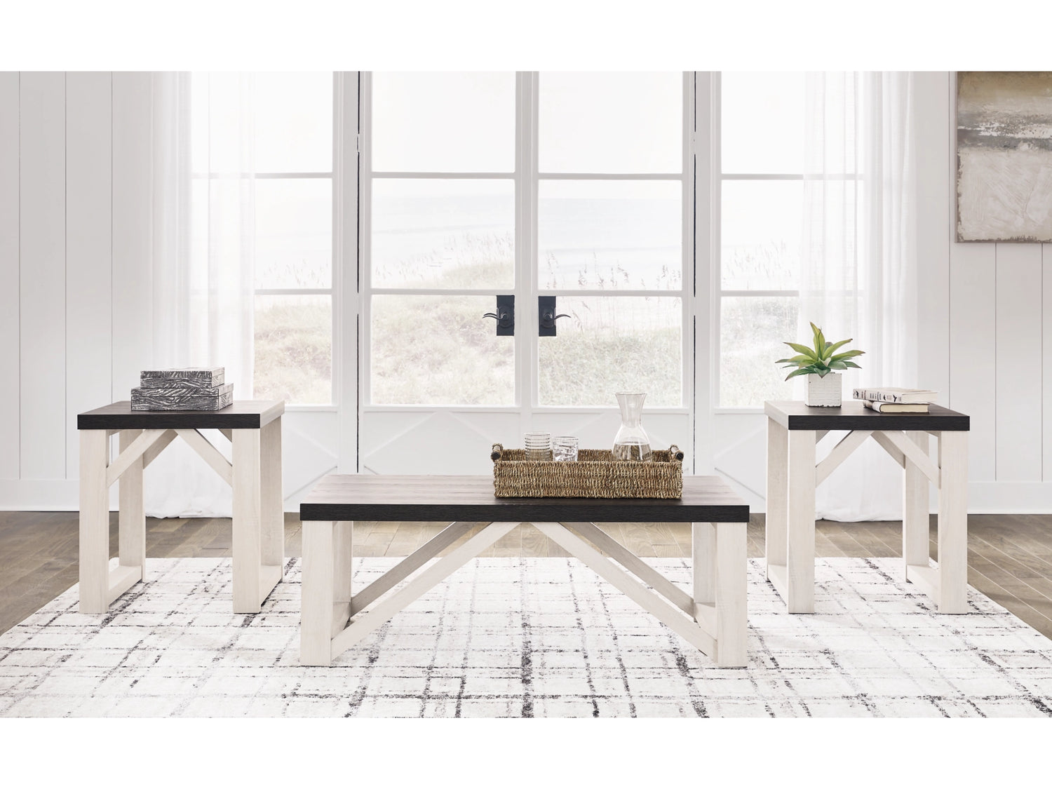 Dorrinson Table (Set of 3)