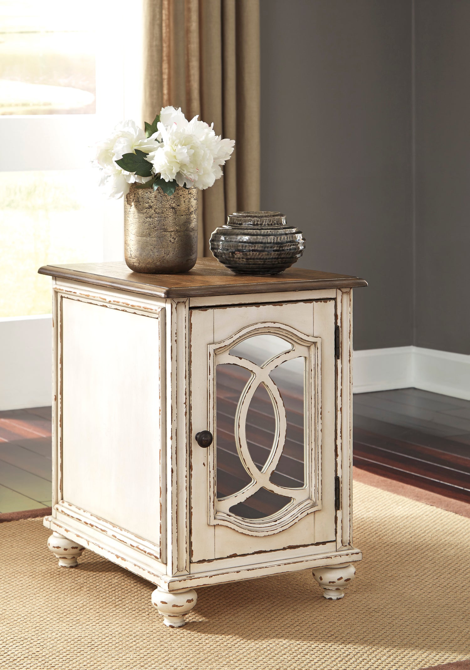 Realyn White/Brown Chairside End Table