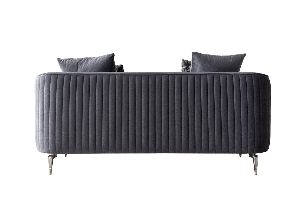 Sofá y loveseat de terciopelo marfil Helena