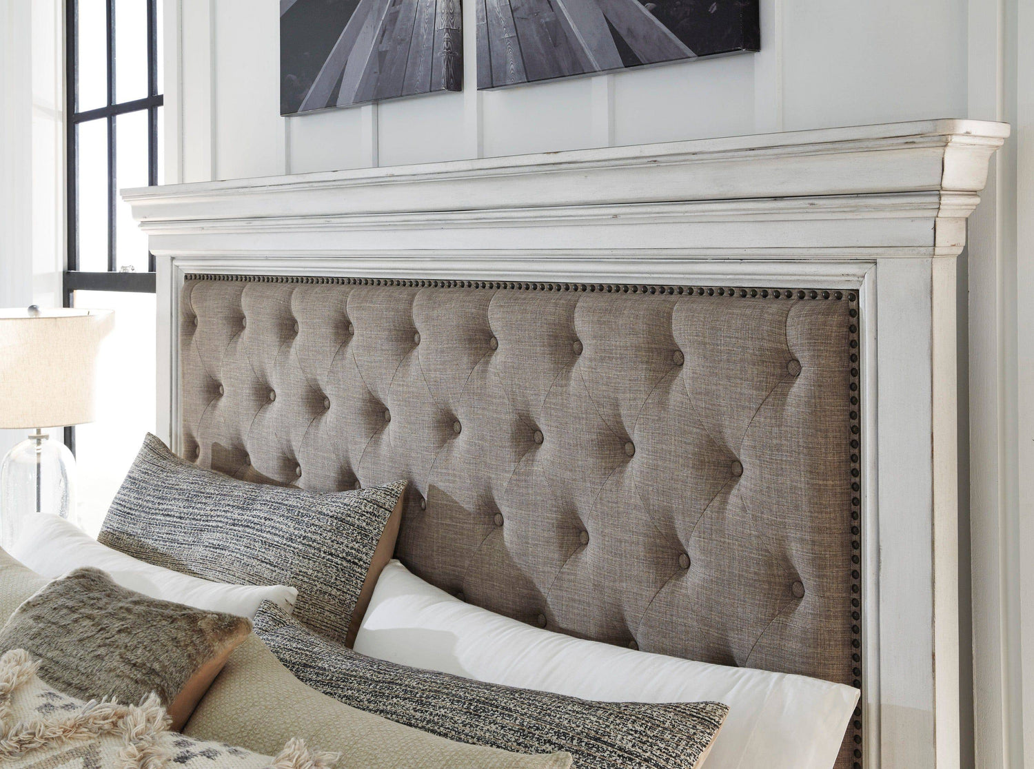 Kanwyn Whitewash Upholstered Panel Bedroom Set - Decohub Home