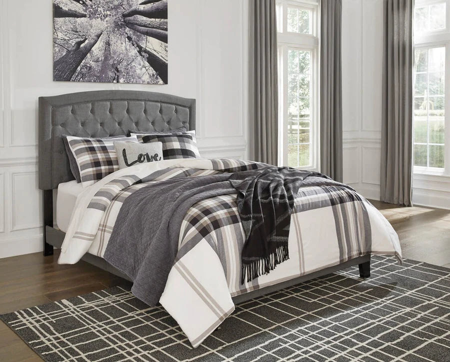 Cama Queen con plataforma capitoné gris Benno
