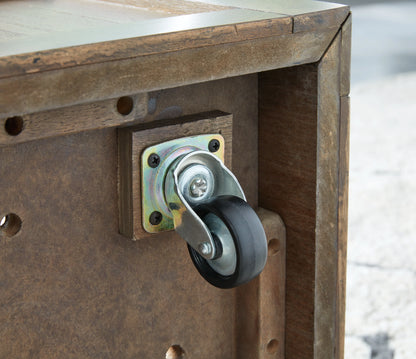 Boardernest Brown Coffee Table w/Stools