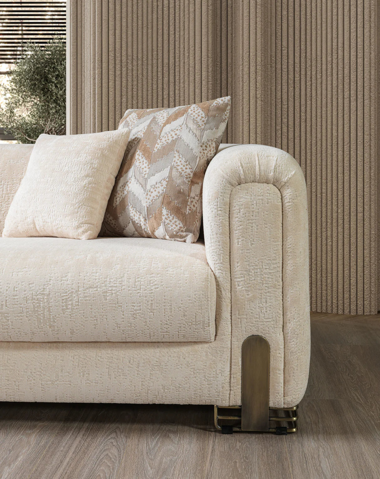 Sofá y loveseat de terciopelo marfil Helena