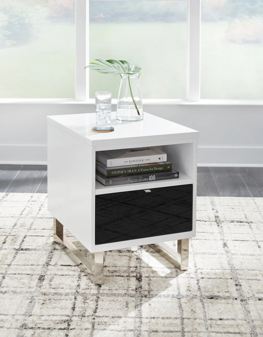 Gardoni White Chairside End Table
