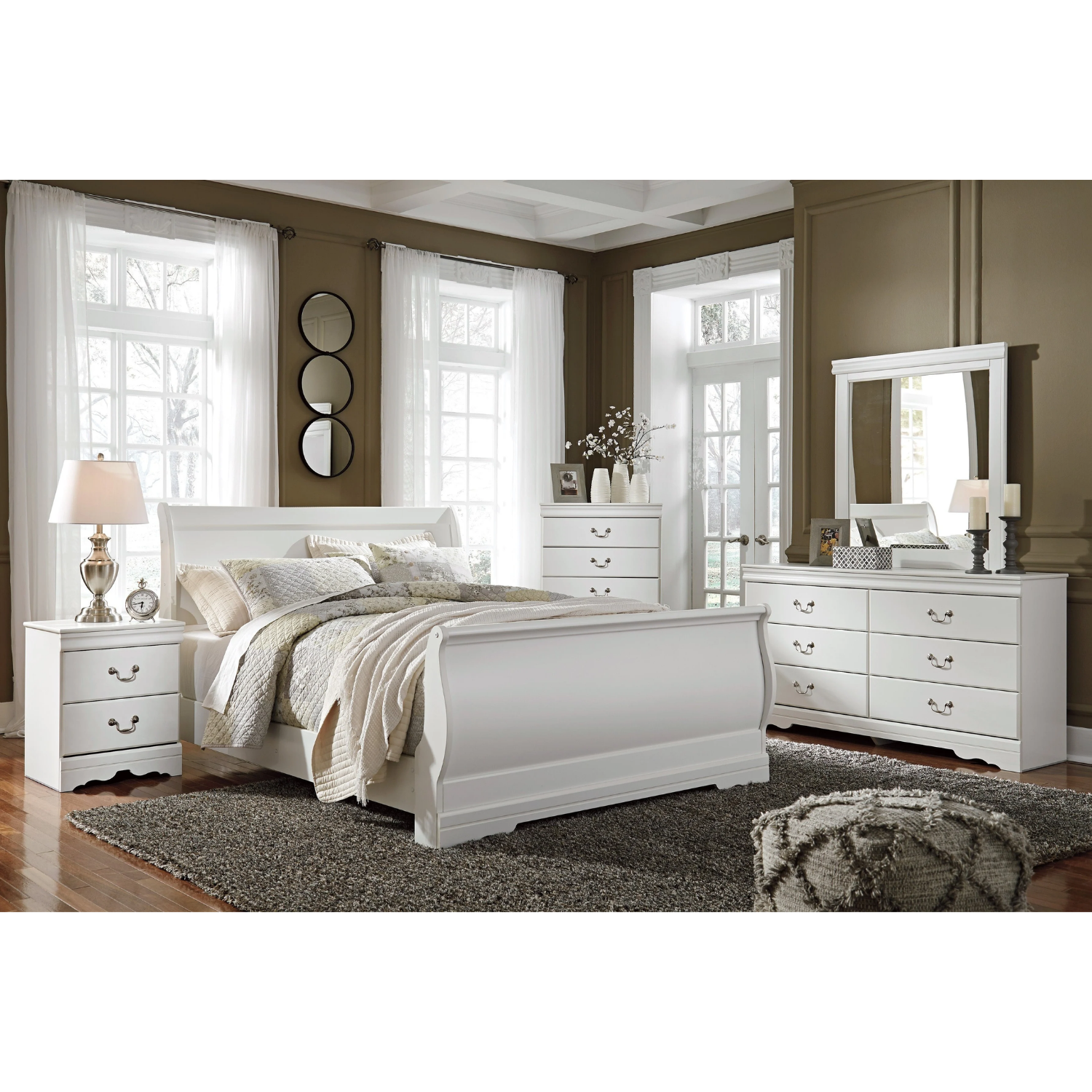 Anarasia White Sleigh Bedroom Set