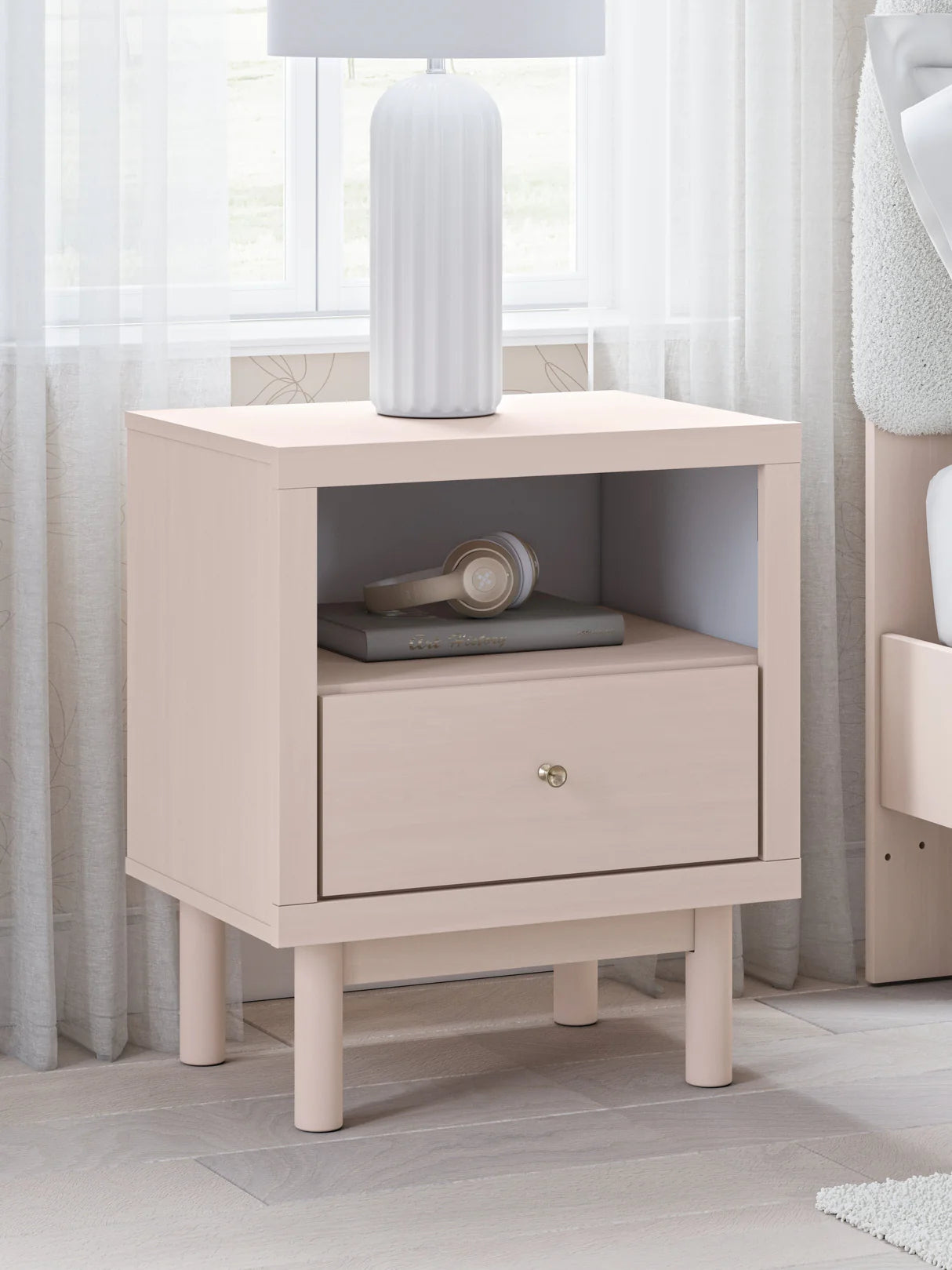 Juego de dormitorio juvenil con plataforma de almacenamiento tapizada en color rubor Wistenpine con 2 cajones