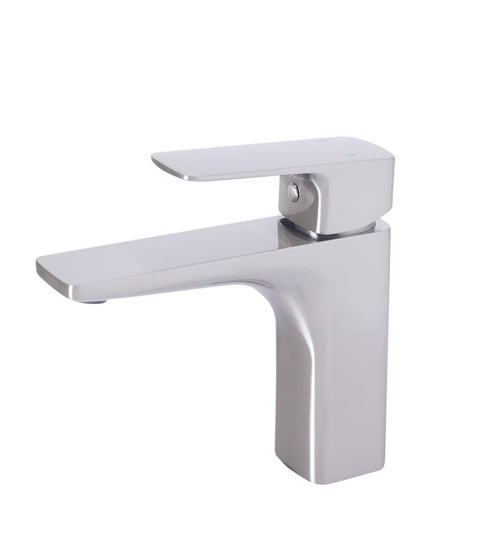 Single Hole Bathroom Faucet in Brushed Nickel